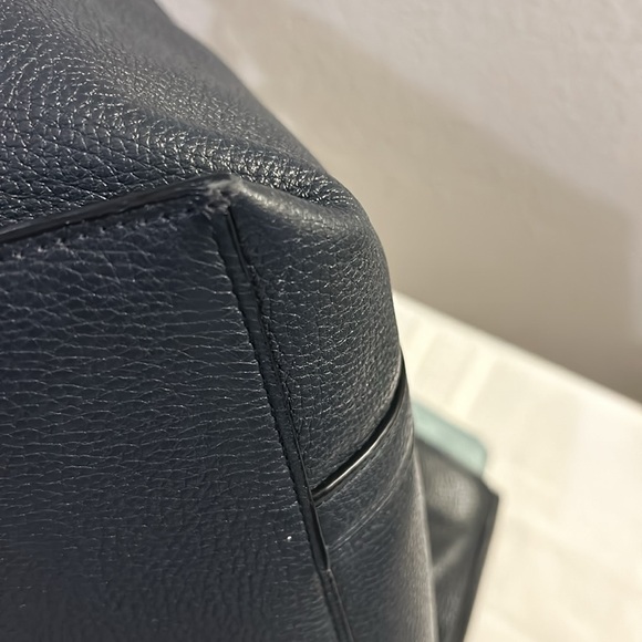 EUC- Coach Leather Pebble Tote. - Picture 14 of 14